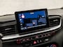 Kia ProCeed 1.6 T-GDI GT 204Pk Automaat (SCHUIFDAK, APPLE CARPLAY, STUUR/STOELVERWARMING, LEDER/ALCANTARA, MEMORY SEATS, KEYLESS, GETINT GLAS, TREKHAAK, CAMERA, NIEUWSTAAT)