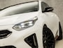 Kia ProCeed 1.6 T-GDI GT 204Pk Automaat (SCHUIFDAK, APPLE CARPLAY, STUUR/STOELVERWARMING, LEDER/ALCANTARA, MEMORY SEATS, KEYLESS, GETINT GLAS, TREKHAAK, CAMERA, NIEUWSTAAT)