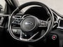 Kia ProCeed 1.6 T-GDI GT 204Pk Automaat (SCHUIFDAK, APPLE CARPLAY, STUUR/STOELVERWARMING, LEDER/ALCANTARA, MEMORY SEATS, KEYLESS, GETINT GLAS, TREKHAAK, CAMERA, NIEUWSTAAT)