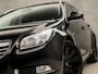 Opel Insignia 1.6 T Cosmo 179Pk (NAVIGATIE, CLIMATE, GETINT GLAS, LEDEREN SPORTSTOELEN, XENON, TREKHAAK, CRUISE, NIEUWSTAAT)