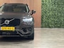 Volvo XC90 T8 AWD Recharge Ultra Dark | Vol! | Bowers & Wilkins | Luchtvering | Stoelventilatie | Trekhaak | 360 Camera | Head-Up Display | Stoelmassage | 455pk | Adaptieve Cruise Control | Stoelverwarming voor+achter | Stuurwielverwarming | Schuifdak | 21 Inch | Full LED Meesturende koplampen | Pilot Assist | BLIS Dode Hoek Detectie | Alcantara hemelbekleding | Lederen handgrepen en zonnekleppen | Elektrische voorstoelen geheugen | Nappa Lederen bekleding | Zitting verlenging voorstoelen | Lederen Dashboard | Google Infotainment | Keyless Drive | Parkeersensoren voor+achter | Privacy Glass | Elektrisch bedienbare achterklep | Geïntegreerde zongordijnen achterportieren | Geïntegreerd kinderzitje achterin | Verlichte instaplijsten | 7-Persoons | 4-Zone Climate Control | DAB Radio | Apple Carplay/Android Auto | Alarm Klasse III | Draadloos telefoon opladen | Volvo On Call met mobiele App functie | Platinum Grey Metallic |