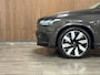 Volvo XC90 T8 AWD Recharge Ultra Dark | Vol! | Bowers & Wilkins | Luchtvering | Stoelventilatie | Trekhaak | 360 Camera | Head-Up Display | Stoelmassage | 455pk | Adaptieve Cruise Control | Stoelverwarming voor+achter | Stuurwielverwarming | Schuifdak | 21 Inch | Full LED Meesturende koplampen | Pilot Assist | BLIS Dode Hoek Detectie | Alcantara hemelbekleding | Lederen handgrepen en zonnekleppen | Elektrische voorstoelen geheugen | Nappa Lederen bekleding | Zitting verlenging voorstoelen | Lederen Dashboard | Google Infotainment | Keyless Drive | Parkeersensoren voor+achter | Privacy Glass | Elektrisch bedienbare achterklep | Geïntegreerde zongordijnen achterportieren | Geïntegreerd kinderzitje achterin | Verlichte instaplijsten | 7-Persoons | 4-Zone Climate Control | DAB Radio | Apple Carplay/Android Auto | Alarm Klasse III | Draadloos telefoon opladen | Volvo On Call met mobiele App functie | Platinum Grey Metallic |