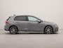 Volkswagen Golf 1.5 eTSI R-Line automaat met electr. schuif panorama dak | Apple Carplay | Navigatie | Achteruitrij camera | Parkeersensoren voor en achter | Electr. schuif panorama dak | Sportstoelen | Sportstuur |