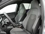Volkswagen Golf 1.5 eTSI R-Line automaat met electr. schuif panorama dak | Apple Carplay | Navigatie | Achteruitrij camera | Parkeersensoren voor en achter | Electr. schuif panorama dak | Sportstoelen | Sportstuur |