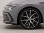 Volkswagen Golf 1.5 eTSI R-Line automaat met electr. schuif panorama dak | Apple Carplay | Navigatie | Achteruitrij camera | Parkeersensoren voor en achter | Electr. schuif panorama dak | Sportstoelen | Sportstuur |