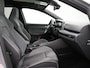 Volkswagen Golf 1.5 eTSI R-Line automaat met electr. schuif panorama dak | Apple Carplay | Navigatie | Achteruitrij camera | Parkeersensoren voor en achter | Electr. schuif panorama dak | Sportstoelen | Sportstuur |