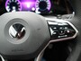 Volkswagen Golf 1.5 eTSI R-Line automaat met electr. schuif panorama dak | Apple Carplay | Navigatie | Achteruitrij camera | Parkeersensoren voor en achter | Electr. schuif panorama dak | Sportstoelen | Sportstuur |