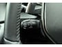 Peugeot 2008 1.2 Hybrid 145 Allure | Climate & Cruise Control | Parkeersensoren voor + achter | AppleCarplay/Android Auto |