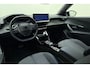 Peugeot 2008 1.2 Hybrid 145 Allure | Climate & Cruise Control | Parkeersensoren voor + achter | AppleCarplay/Android Auto |