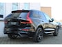 Volvo XC60 2.0 T6 Plug-in hybrid AWD Plus Black Edition | Panoramadak | Actieve luchtvering met FOUR-C | Head-up display | Extra getint glas | Verwarmbare voorstoelen | Verwarmbaar stuurwiel | Visual Park Assist met Front "Fisheye" view | Adaptive cruise control | Pilot assist | Blind spot | Google-Maps navigatie |