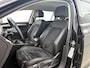 Volkswagen Passat Variant 2.0 TDI Business Edition R / Airco / Adap-Cruise / Trekhaak / Leder-Alcantara / Navigatie / Apk 02-2027