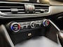 Alfa Romeo Giulia 2.0 T AWD Veloce - SCHUIFDAK - 19'' - LEER - SPORTSTOELEN