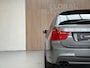 BMW 3-Serie Touring 325xi LCI - 6 CILINDER - AUTOMAAT - M PAKKET - LEER - NAVIGATIE