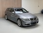 BMW 3-Serie Touring 325xi LCI - 6 CILINDER - AUTOMAAT - M PAKKET - LEER - NAVIGATIE