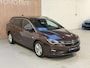 Opel Astra Sports Tourer 1.4 Turbo Business - AUTOMAAT - SENSOREN VOOR EN ACHTER