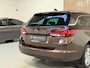 Opel Astra Sports Tourer 1.4 Turbo Business - AUTOMAAT - SENSOREN VOOR EN ACHTER