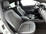 Mercedes-Benz CLA 180 Luxury Line | Keyless Go | Sfeerverlichting | Car Play | Stoelverwarming | Parkeerpakket met Camera | Inclusief 24 maanden Mercedes-Benz Certified garantie voor Europa.