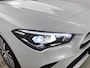 Mercedes-Benz CLA 180 Luxury Line | Keyless Go | Sfeerverlichting | Car Play | Stoelverwarming | Parkeerpakket met Camera | Inclusief 24 maanden Mercedes-Benz Certified garantie voor Europa.