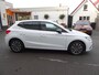 SEAT Ibiza 1.0 TSI Excellence Automatische airco, navigatie, digitaal instrumenten paneel, licht metalen velgen, parkeersensoren voor en achter, sport interieur, parelmoer lak, zwarte hemel bekleding, enz.