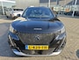 Peugeot e-2008 EV GT Pack 50 kWh 3 Fase | Schuif-/Kanteldak | Adaptive Cruise | Leder | Alcantara | Dodehoek-Detectie | Keyless-Entry |