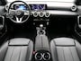 Mercedes-Benz A-klasse 160 Business Solution Luxury Ledkoplampen | Sfeerverlichting | Parkeerpakket met achteruitrijcamera | Stoelverwarming | Lederlook ARTICO. Inclusief 24 maanden Mercedes-Benz Certified garantie voor Europa.