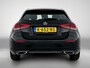 Mercedes-Benz A-klasse 160 Business Solution Luxury Ledkoplampen | Sfeerverlichting | Parkeerpakket met achteruitrijcamera | Stoelverwarming | Lederlook ARTICO. Inclusief 24 maanden Mercedes-Benz Certified garantie voor Europa.