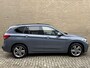 BMW X1 xDrive25e M-Sport | Panoramadak | Sportstoelen | Navigatie | Stoelverwarming | Elektrische achterklep | Apple Carplay / Android Auto | LED | DAB | PDC v+a | Sfeerverlichting | Cruise Control | Volledig dealeronderhouden