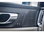 Volvo V60 T6 Plug-in hybrid AWD Ultra Bright | Adaptieve Cruise Control | Dodehoek Detectie | 360 Camera | Adaptieve Koplampen | Head-Up Display | Leder Blond | Elektr. Stoelen | Stoel+Stuurverwarming