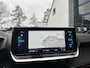 Peugeot e-208 EV GT Première | SOH 96% | Meest Complete Versie | Glazen Panoramadak | Alcantara Bekleding | Stoelverwarming | Navigatie | Full LED verlichting | Climate Control | Adaptieve Cruise Control | Camera | Parkeersensoren | Dode Hoek Detectie | 17" Lichtmetalen Velgen | Keyless Entry & Start |