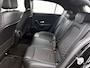 Mercedes-Benz A-klasse 180 Ledkoplampen | Achteruitrijcamera | Navigatiesysteem met harde schijf | Apple CarPlay. Inclusief 24 maanden Mercedes-Benz Certified garantie voor Europa.