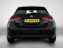 Mercedes-Benz A-klasse 180 Ledkoplampen | Achteruitrijcamera | Navigatiesysteem met harde schijf | Apple CarPlay. Inclusief 24 maanden Mercedes-Benz Certified garantie voor Europa.