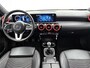 Mercedes-Benz A-klasse 180 Ledkoplampen | Achteruitrijcamera | Navigatiesysteem met harde schijf | Apple CarPlay. Inclusief 24 maanden Mercedes-Benz Certified garantie voor Europa.