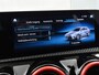Mercedes-Benz A-klasse 180 Ledkoplampen | Achteruitrijcamera | Navigatiesysteem met harde schijf | Apple CarPlay. Inclusief 24 maanden Mercedes-Benz Certified garantie voor Europa.