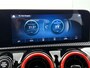 Mercedes-Benz A-klasse 180 Ledkoplampen | Achteruitrijcamera | Navigatiesysteem met harde schijf | Apple CarPlay. Inclusief 24 maanden Mercedes-Benz Certified garantie voor Europa.