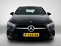 Mercedes-Benz A-klasse 180 Ledkoplampen | Achteruitrijcamera | Navigatiesysteem met harde schijf | Apple CarPlay. Inclusief 24 maanden Mercedes-Benz Certified garantie voor Europa.