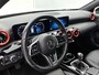 Mercedes-Benz A-klasse 180 Ledkoplampen | Achteruitrijcamera | Navigatiesysteem met harde schijf | Apple CarPlay. Inclusief 24 maanden Mercedes-Benz Certified garantie voor Europa.