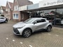 Toyota C-HR 2.0 Plug-in Hybrid 220 Dynamic Toyota navigatie / Apple Carplay / Android Auto / parkeersensoren voor en achter / adaptive cruise control / stoel- en stuurwielverwarming / parkeercamera / Toyota 10 jaar garantie programma / Toyota Pechhulppas / rijklaarpr
