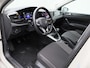 Volkswagen Polo 1.0 TSI Life Edition 95 PK | Navigatie | Apple Carplay | Climate control | Getinte ruiten | Camera | Parkeersensoren achter | Lichtmetalen velgen |