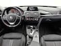 BMW 3-Serie Touring 318i High Executive Automaat (CAMERA, SPORTSTOELEN, TREKHAAK AFNEEMBAAR, STOELVERWARMING, DEALER ONDERHOUDEN)
