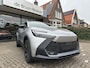Toyota C-HR 2.0 Plug-in Hybrid 220 Dynamic Toyota navigatie / incl. winterbandenset / Apple Carplay / Android Auto / parkeersensoren voor en achter / adaptive cruise control / stoel- en stuurwielverwarming / parkeercamera / Toyota 10 jaar garantie programma / Toyota
