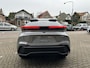 Toyota C-HR 2.0 Plug-in Hybrid 220 Dynamic Toyota navigatie / incl. winterbandenset / Apple Carplay / Android Auto / parkeersensoren voor en achter / adaptive cruise control / stoel- en stuurwielverwarming / parkeercamera / Toyota 10 jaar garantie programma / Toyota