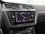 Volkswagen Tiguan 1.4 TSI eHybrid R-Line Business+ 245 PK | Trekhaak | Dealeronderhouden | Navigatie | Achteruitrijcamera | Achterklep Elektrisch | Climatronic ( 3 zones ) | 19 Inch Velgen | Black Style | Parkeersensoren