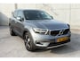Volvo XC40 2.0 T5 AWD 184kW/250pk Aut8 Intro Edition PANORAMADAK + HARMAN/KARDON + ADAPT.CRUISE + 360 CAMERA + PILOT ASSIST + LEER + EL.STOELEN + STOEL-&STUURVERWARMING + EL.TREKHAAK + BLIS + PD-GLASS + LANE ASSIST + PARKSENSOREN + 19" LM-VELGEN!!