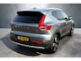 Volvo XC40 2.0 T5 AWD 184kW/250pk Aut8 Intro Edition PANORAMADAK + HARMAN/KARDON + ADAPT.CRUISE + 360 CAMERA + PILOT ASSIST + LEER + EL.STOELEN + STOEL-&STUURVERWARMING + EL.TREKHAAK + BLIS + PD-GLASS + LANE ASSIST + PARKSENSOREN + 19" LM-VELGEN!!