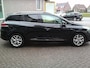 Renault Clio Estate 0.9 TCe Limited Staat in De Krim