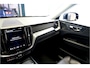 Volvo XC60 2.0 T6 AWD 293kW/399pk Aut8 Ultimate Bright PANORAMADAK + HARMAN/KARDON + PILOT ASSIST + EL.TREKHAAK + GOOGLE MAPS&SERVICES + 360 CAMERA + KEYLESS ENTRY&GO + LANE ASSIST + MATRIX LED + STOEL-&STUURVERWARMING + PARKSENSOREN V&A + 20" LM-VELGEN!!