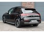 Mercedes-Benz EQE SUV AMG 43 4MATIC Premium 91 kWh | Hyperscreen | Luchtvering | Achterasbesturing | Distronic+ | Carbon | Burmester | Trekhaak | Warmtepomp | Verwarmd Stuurwiel | HUD | Panoramadak |
