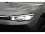 Volkswagen Passat Variant 1.5 eHybrid R-Line 272 PK PHEV, Panoramadak, Trekhaak, Black-Style, Head-Up, Massage