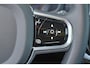 Volvo V60 T8 Recharge AWD Ultimate Dark - Panorama/schuifdak - IntelliSafe Assist & Surround - 360º Camera - Bowers & Wilkins audio - Adaptieve LED koplampen - Verwarmde voorstoelen, stuur & achterbank - Parkeersensoren voor & achter - Elektr. bedienb. voorstoelen met geheugen - Head up display - 19' LMV