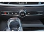 Volvo V60 T8 Recharge AWD Ultimate Dark - Panorama/schuifdak - IntelliSafe Assist & Surround - 360º Camera - Bowers & Wilkins audio - Adaptieve LED koplampen - Verwarmde voorstoelen, stuur & achterbank - Parkeersensoren voor & achter - Elektr. bedienb. voorstoelen met geheugen - Head up display - 19' LMV